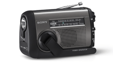 日本索尼（SONY）發布了可供在緊急情況下使用的FM AM 便攜式收音機ICF B300，支持手搖充電、USB 接口充電、太陽能充電方式。