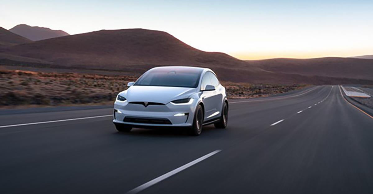 圖說：全球電動車市場爆發性成長看來，未來路上看燃油車將會被視為古董車。（翻攝自Tesla）