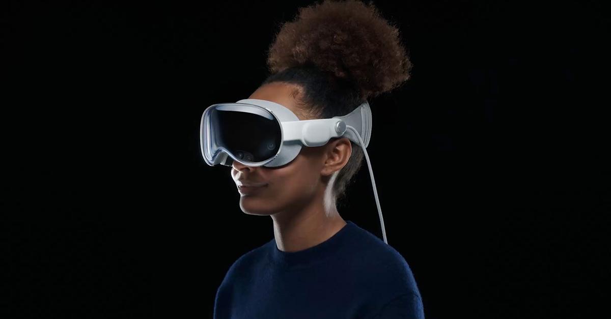 Apple WWCD23 Vision Pro rotation