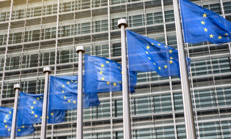 歐盟力推「企業永續盡職調查指令」，其規定公司供應鏈中若有疑似侵犯環境和人權的行為，將會面臨民事責任。示意圖。圖／123RF