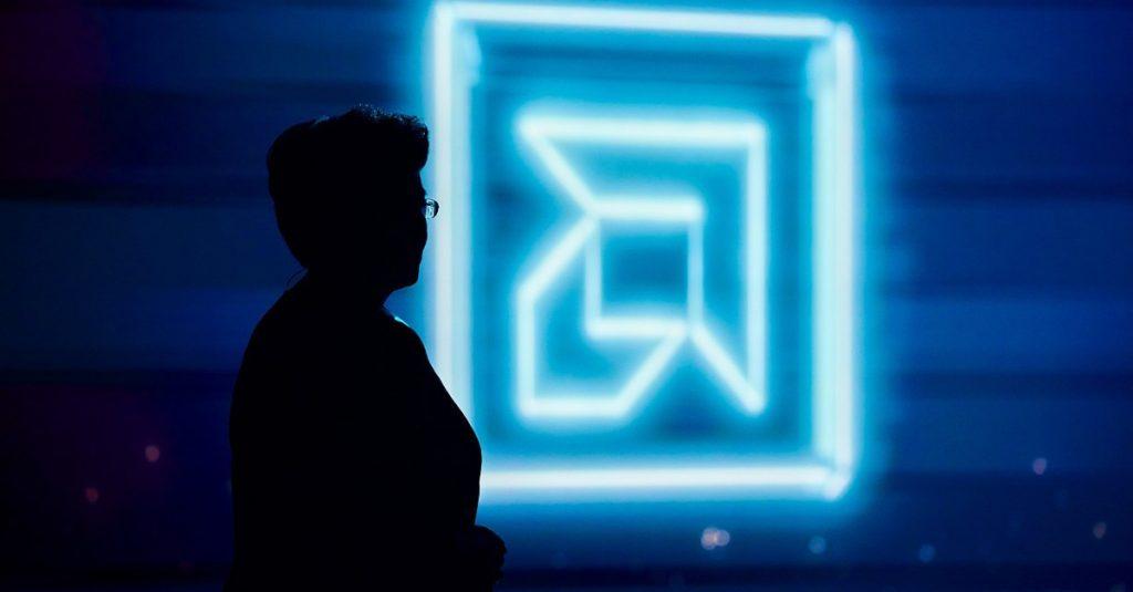 超微半導體執行長蘇姿丰表示,公司正開始推出高功率的人工智慧 (AI) 晶片。