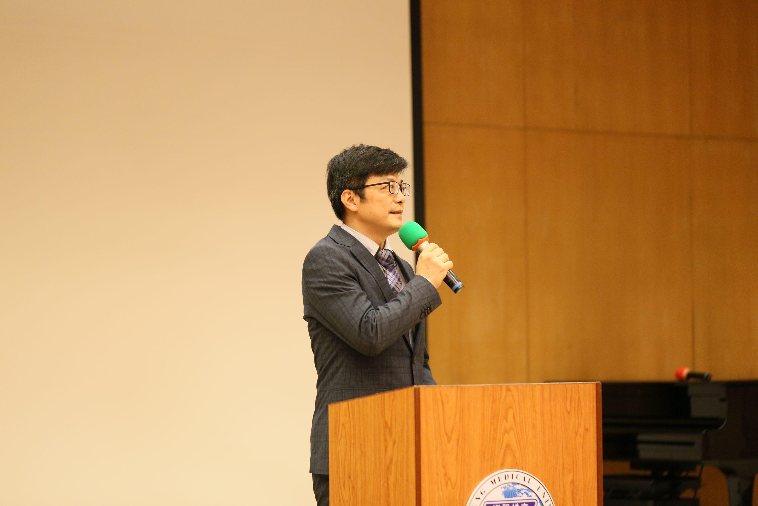 KMU Professor Liang Yin Ke scaled