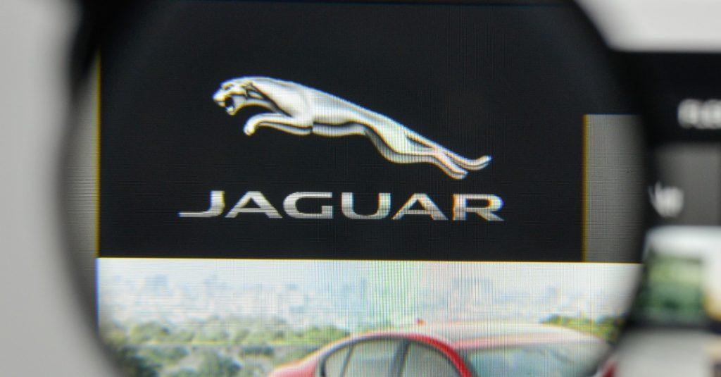 英國車商Jaguar全新電動車設計,捨棄了傳統後車窗,但因此犧牲了後方的直接視線。