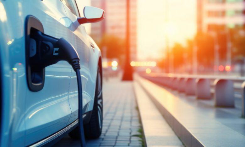 專家預測，電動車有望在2026年實現與汽油車的價格平價。