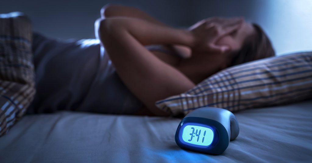 新竹身心醫學診所鄭佳益醫師統整常見的3大失眠迷思。（圖／123RF）