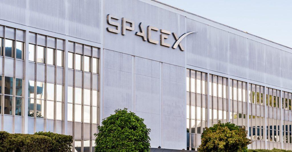 精選 1 SpaceX 123rf
