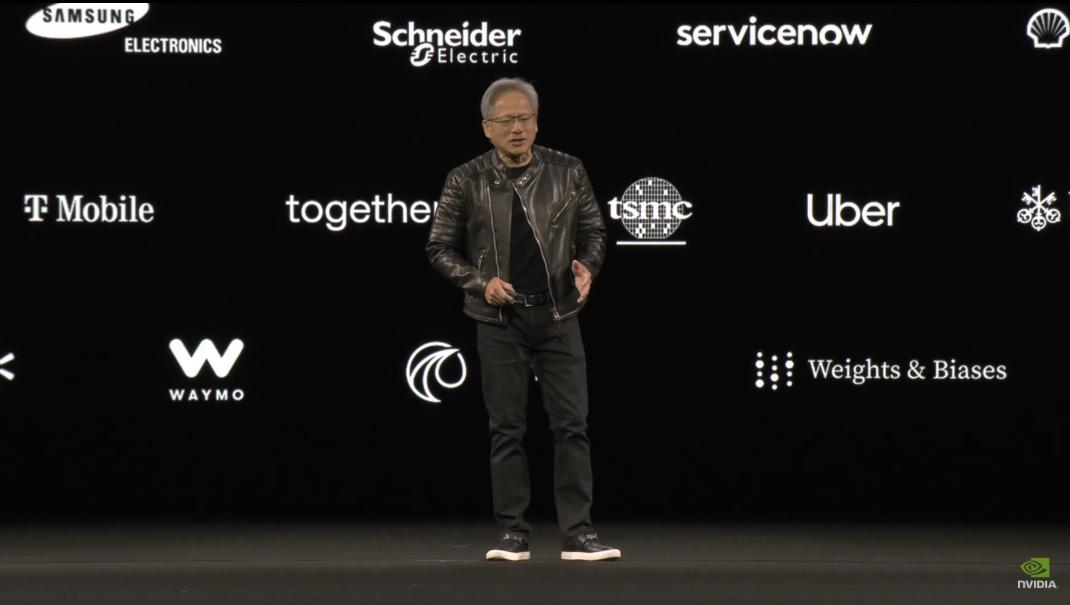 輝達執行長黃仁勳於GTC大會發表主題演講,主題聚焦AI新晶片、通用機器人與自駕車等發展。