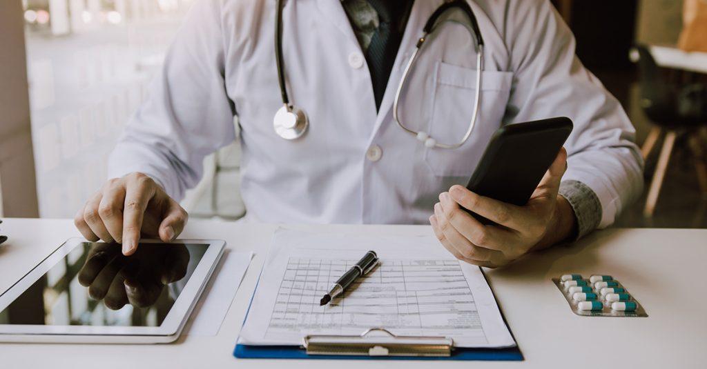 根據外媒報導，蘋果將要推出「AI醫生」的服務，相關App可能命名為「Health+」。（圖／123RF）