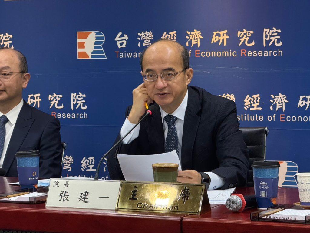 受到美國關稅政策影響，台經院今（25）日預估，2025年全年GDP為2.91%，無法「保3」。（圖／台經院提供）