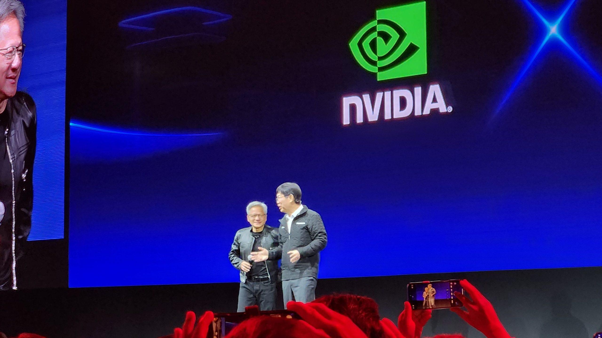 黃仁勳驚喜站台劉揚偉演講,暢談TEAM TAIWAN意義。