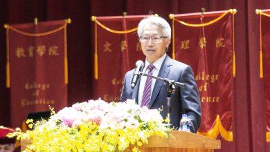 中央研究院院長廖俊智24日在台師大畢典，勉勵畢業生，AI無法取代勇氣與韌性，要帶著人類特有的「反脆弱」優勢，「下場打球」、改變世界。