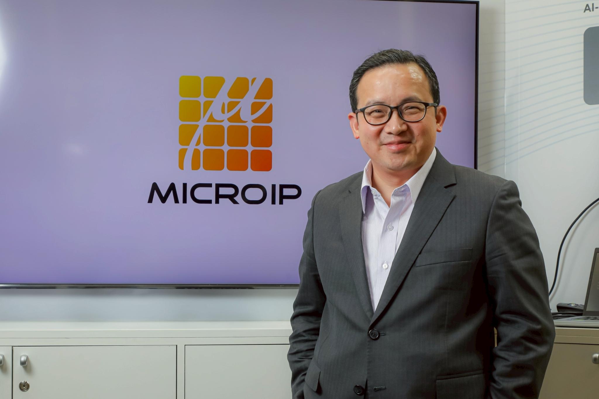 擷發科技董事長楊健盟希望用最直覺的方式,協助企業跨過技術門檻。(圖/擷發科技提供)