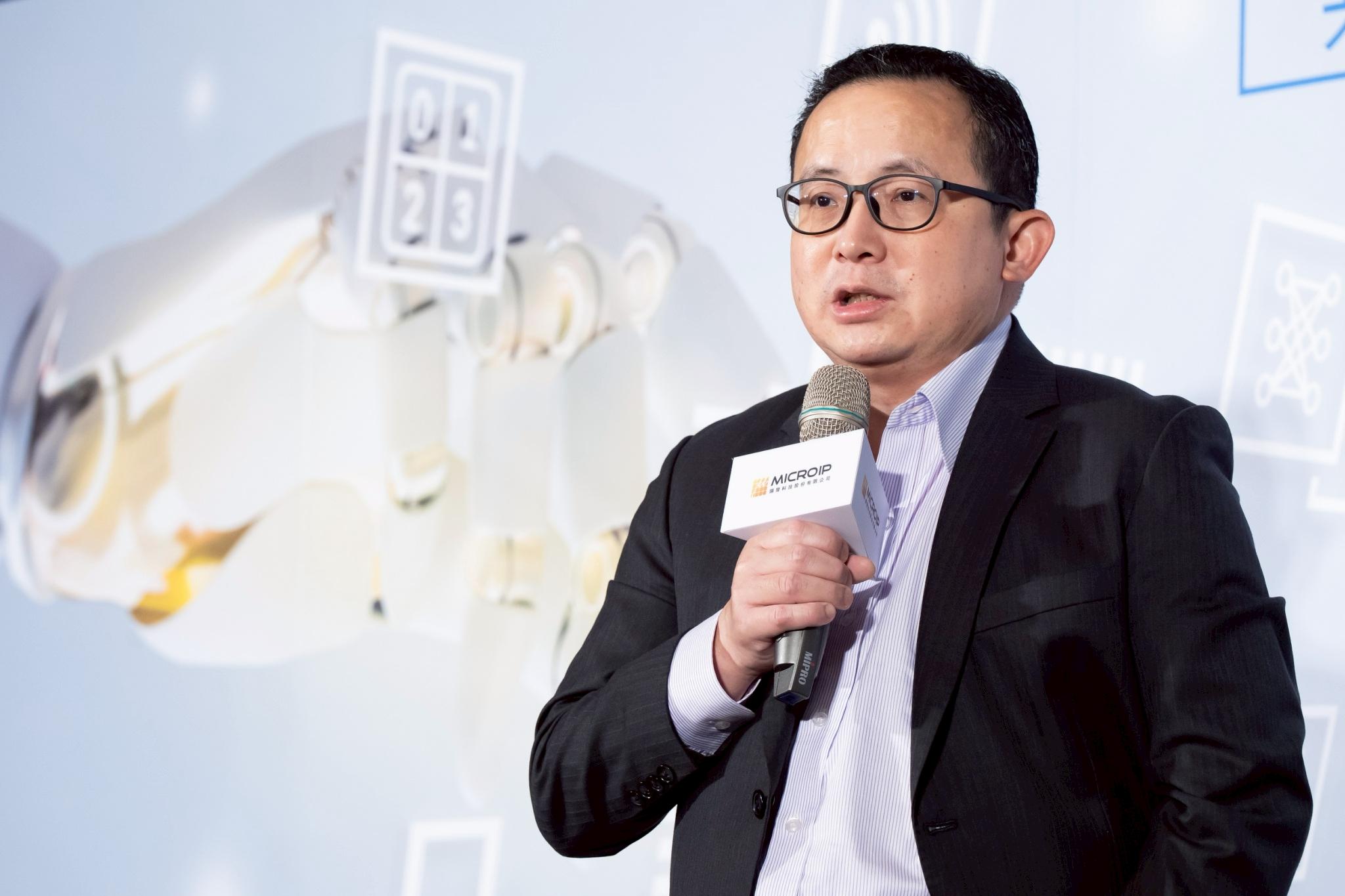 針對台灣科技業長期鬧人才荒議題,擷發科技董事長楊健盟認為,政府應進行長期且全面的戰略規劃。(圖/擷發科技提供)