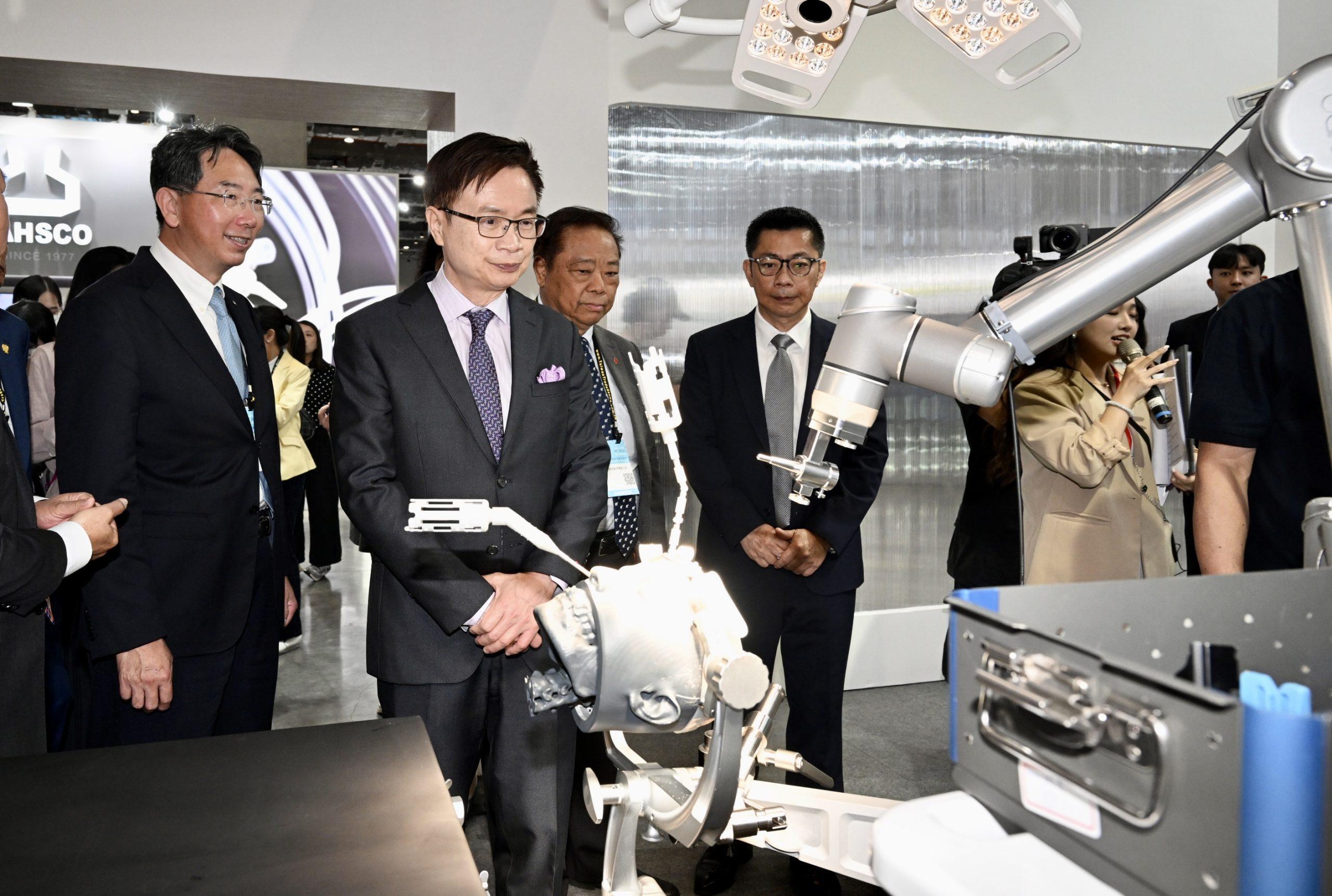 國際醫療暨健康照護展登場,「AI智慧醫療」、「寵物醫療用品展區」超吸睛。