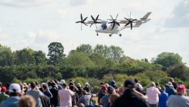 英國VX4原型機完成全球首次「機場間飛行」，達成電動空中計程車里程碑。