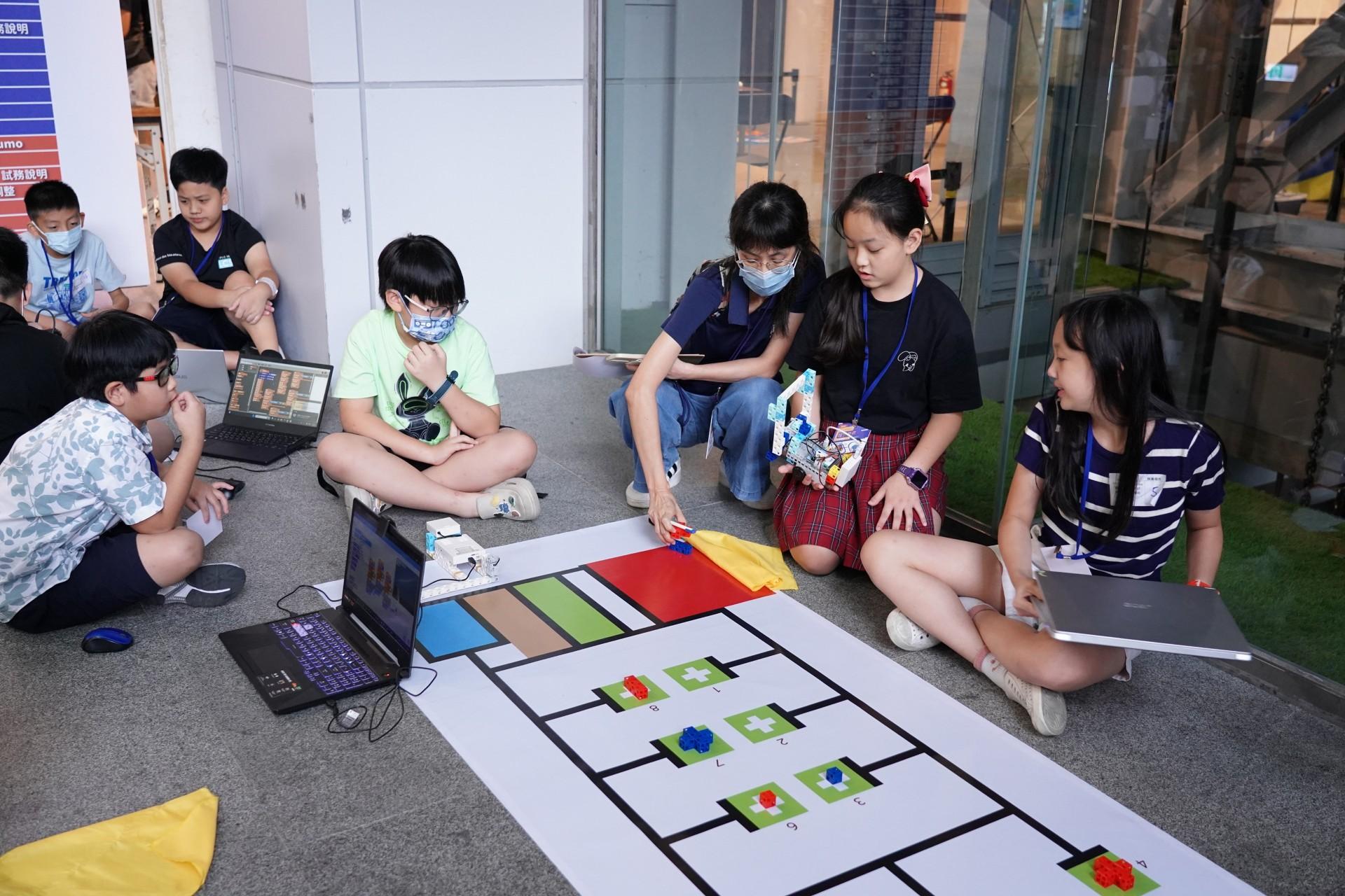 AI教育向下扎根 科教館「AI START程式競賽」點燃學習熱潮 1 科教館舉辦「AI START程式競賽」,點燃AI學習熱潮、促AI教育向下扎根。