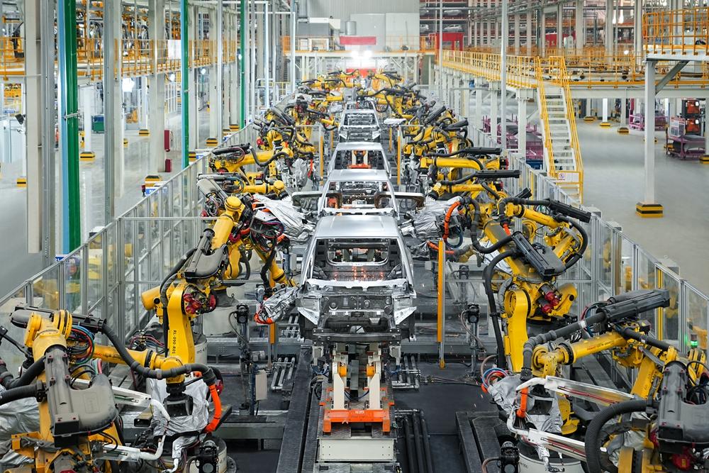 比亞迪2年開發電動車「嚇壞」Toyota 挑戰傳統車廠精工細作 1 比亞迪電動車開發速度「嚇壞」Toyota,2年造車挑戰傳統車廠精工細作。