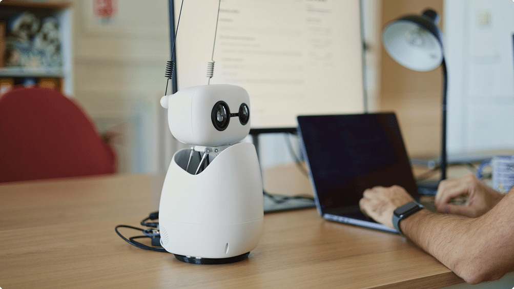 開源桌上型機器人登場 Reachy Mini外型超萌、只要新台幣1.3萬 1 Hugging Face推出開源桌上型機器人Reachy Mini,售價僅1.3萬台幣。