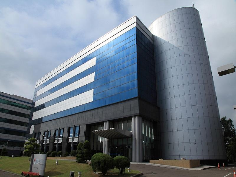 聯詠以IC設計為核心，持續技術創新和多元應用，穩居全球顯示驅動IC領導地位。（圖／截取自聯詠）