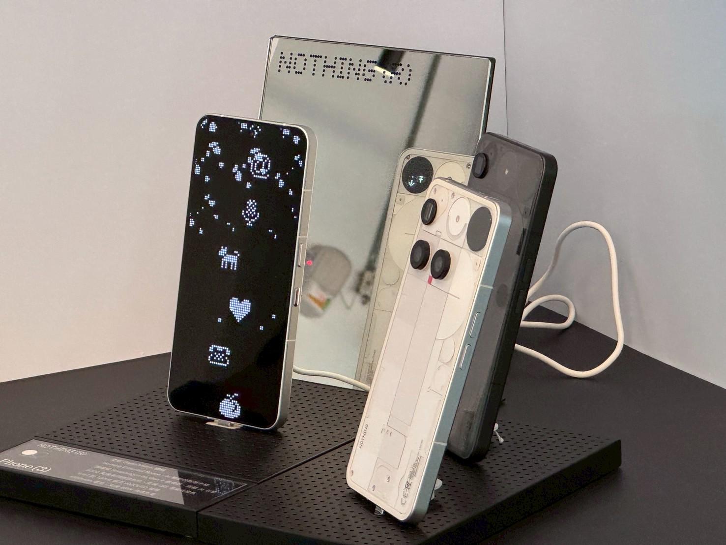 LINE ALBUM Nothing phone3Headphone1 250722 1