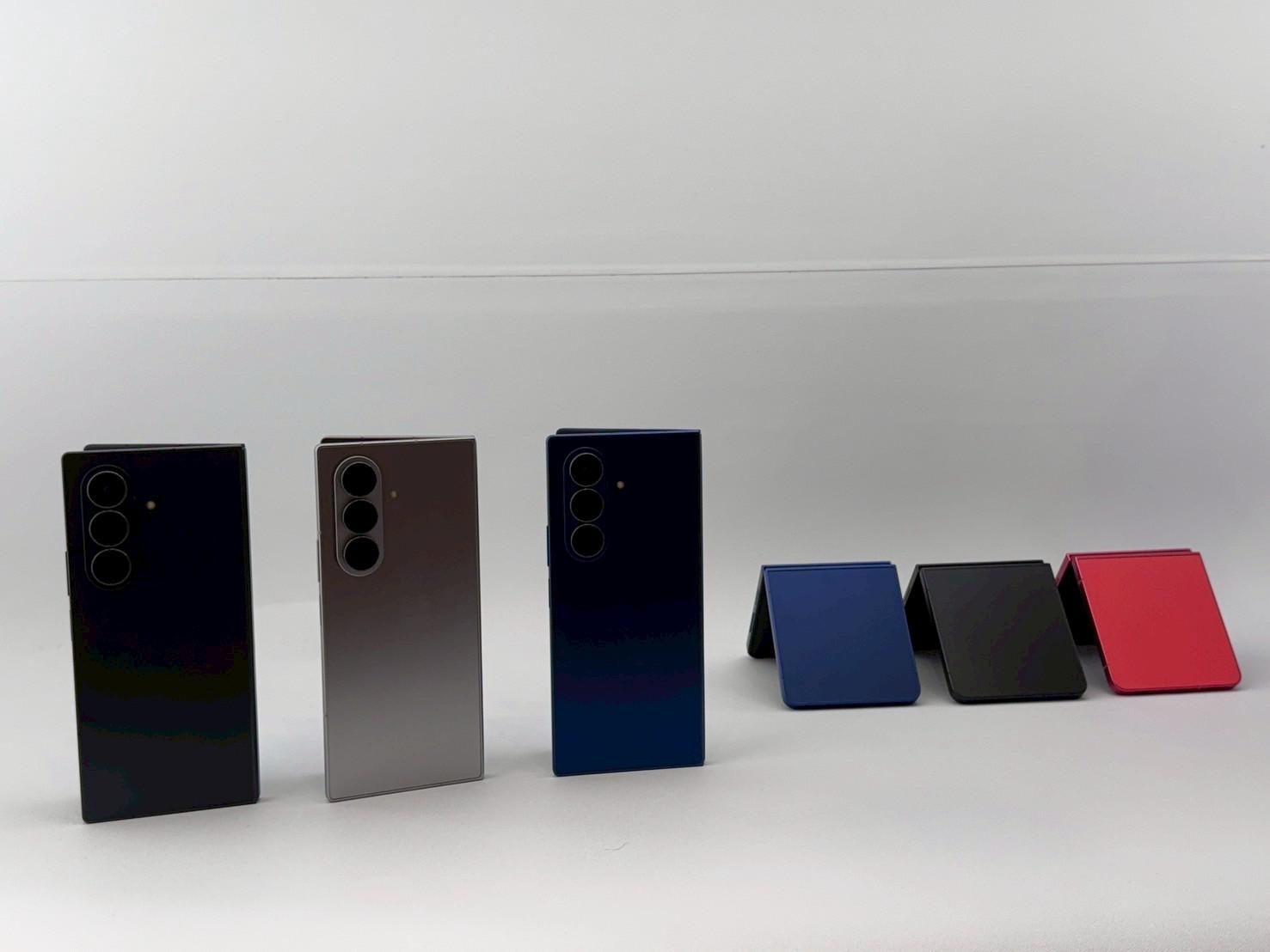 三星旗艦摺疊機Z Fold7、Z Flip 7亮相!輕薄AI新機成摺疊霸主 1 Samsung Galaxy Z Fold 7Z Flip 7 1