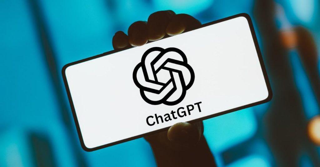 OpenAI推出全新ChatGPT代理人 自動生成報表、簡報劍指微軟 1 the ChatGPT logo is displayed on a smartphone screen