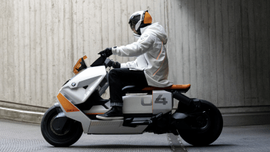 BMW Motorrad旗下的未來感電動速克達BMW CE 04迎來首次重大改款。（圖／截取自BMW）