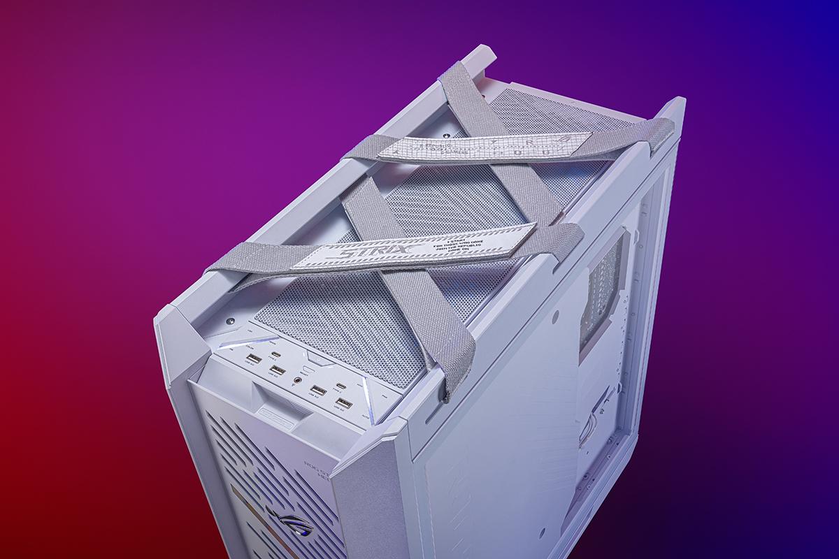 ROG Strix Helios II配置獨特的雙X型編織提把