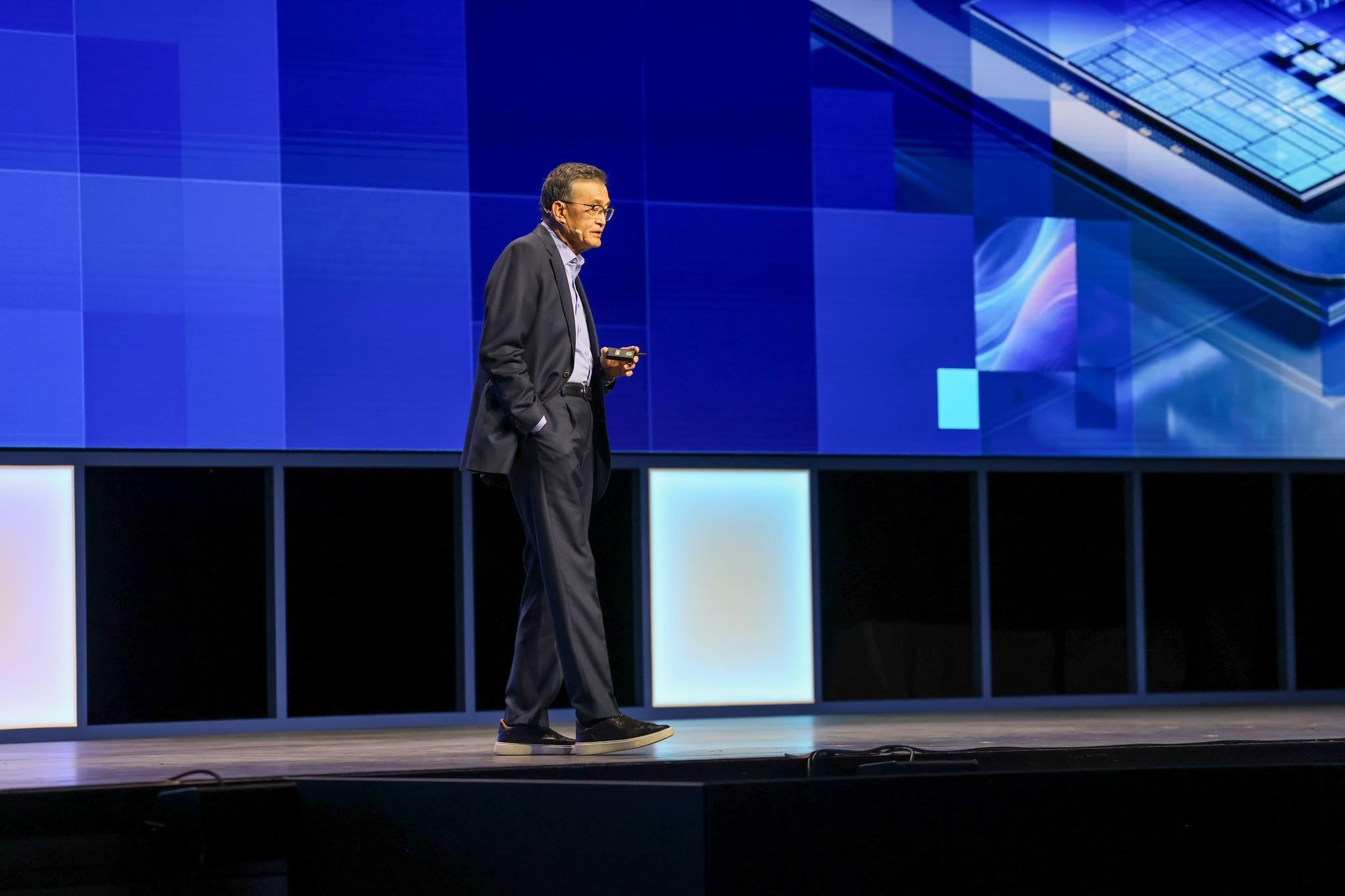 川普出手救英特爾?傳擬用晶片法案109億美元收購10%股份 1 intel CEO