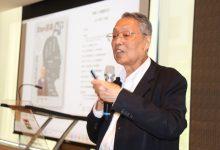 宏碁集團創辦人施振榮今（1）日發表新書《領導人的覺醒時刻：Stan哥與AI對話》。（圖／截取自FB施振榮Stan哥 ）