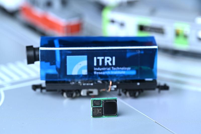 SEMICON Taiwan經濟部聚焦矽光子平台、3D晶片模組 帶動24億產業投資 1 工研院全球首創「3D客製化晶片通用模組」,可提升產品開發效率7成。(圖/經濟部提供)