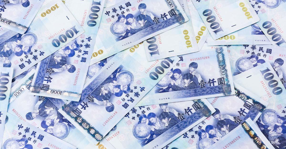 普發現金1萬元即將將上路，外界關切為何設定13歲作為代領門檻，數發部做出解釋。（圖／123RF）