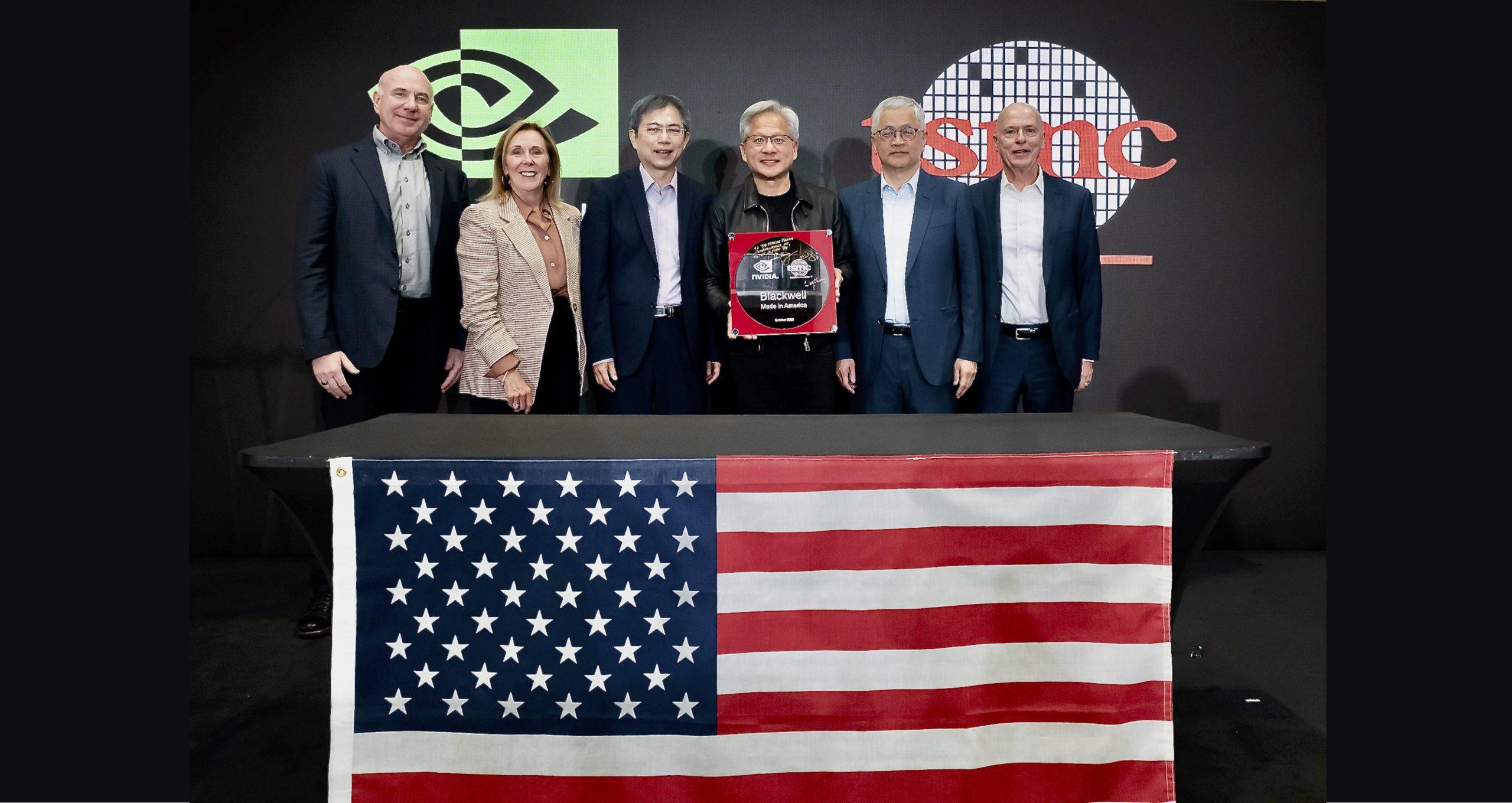 台積電亞利桑那廠首批NVIDIA Blackwell晶圓亮相 黃仁勳讚川普在美製造政策 1 TSMC and NVIDIA in USA scaled