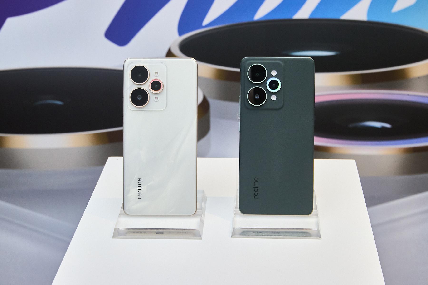 致敬《權力遊戲》!realme 15系列跨界聯名全球5000支「龍焰黑」限量款 2 realme 15 Pro