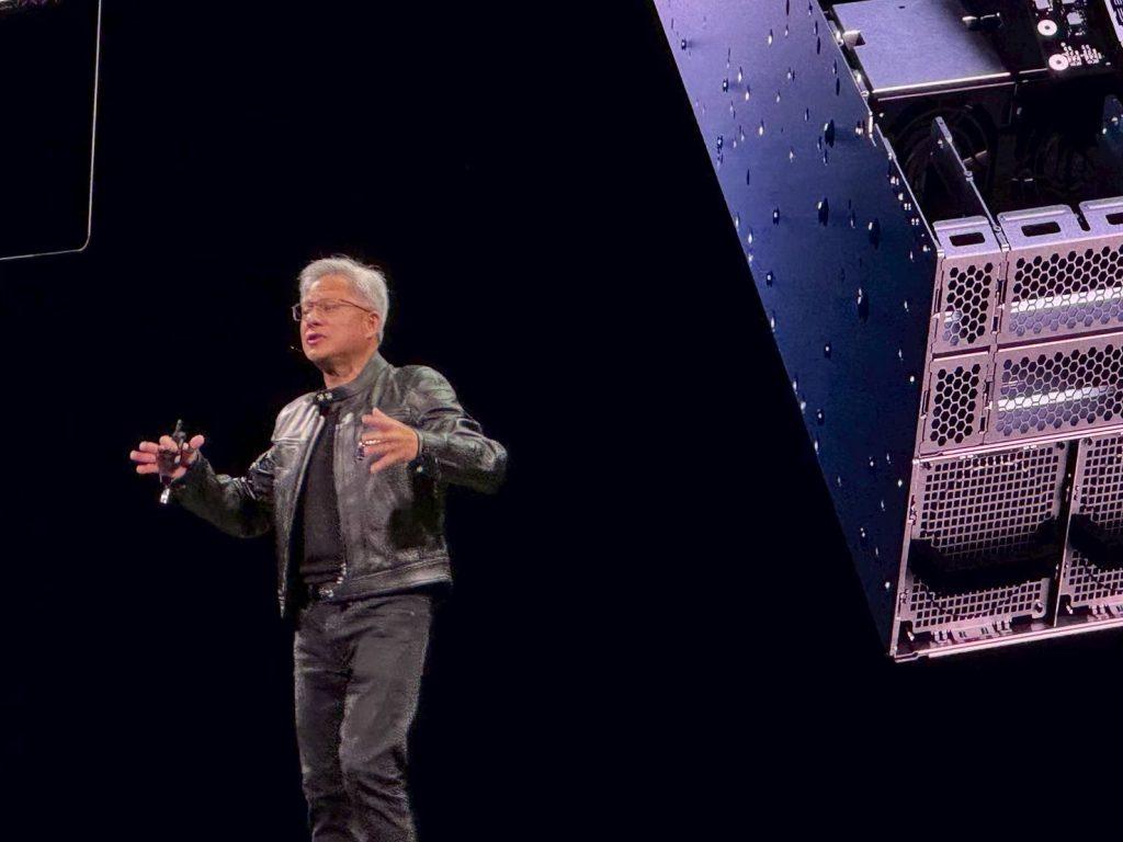 精選 7 黃仁勳computex 2025