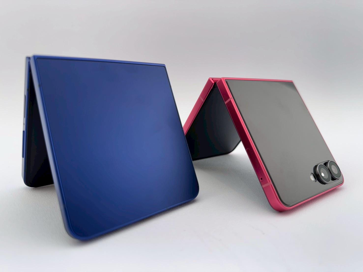 三星押注Galaxy Z Flip 8輕薄設計!目標出貨量增加10% 1 LINE ALBUM 202507 Samsung Galaxy Z Fold 7Z Flip 7 250710 20