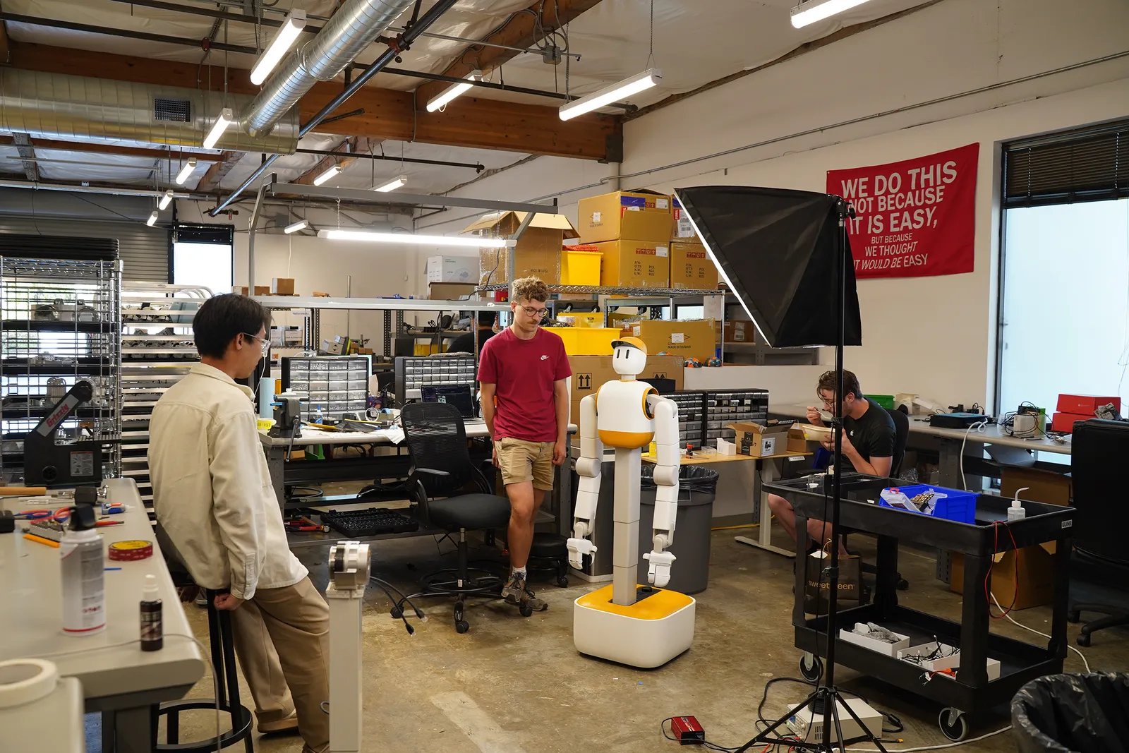 New Home Robot Business 55BE78C5 CCD7 4795 A168 798AA0D26585.jpg