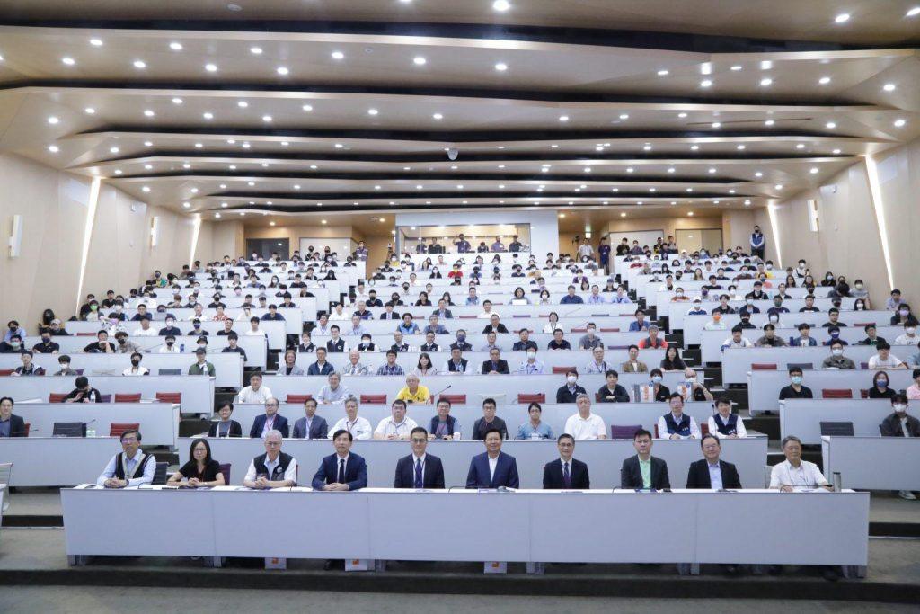 科技產業系列報導/求職不怕 面試也有小撇步 科系不限 打開視野去圓夢 13 淡江 土木科技1