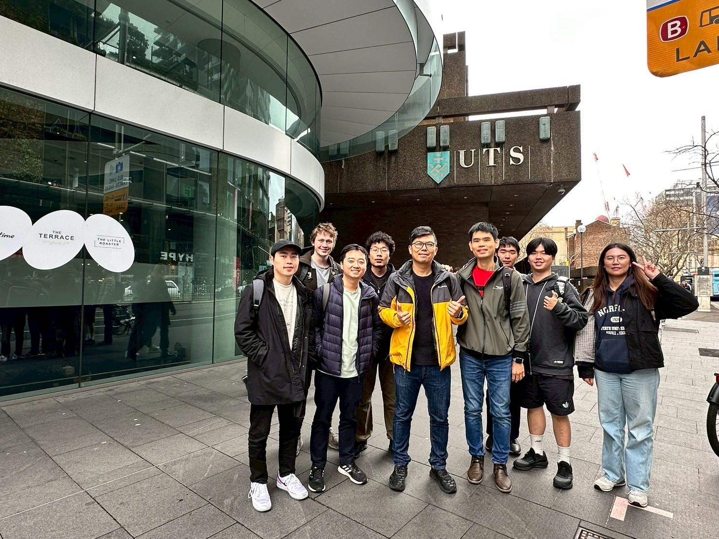 臺北醫學大學大數據科技及管理研究所帶學生去雪梨科技大學交流。圖／系所提供）