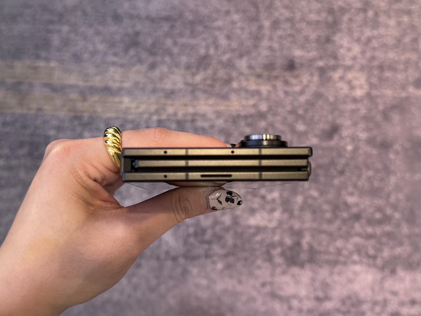 摺疊機天花板!三星Galaxy Z TriFold三摺機10吋巨幕 大展雙內摺設計工藝 6 S 18915462 0