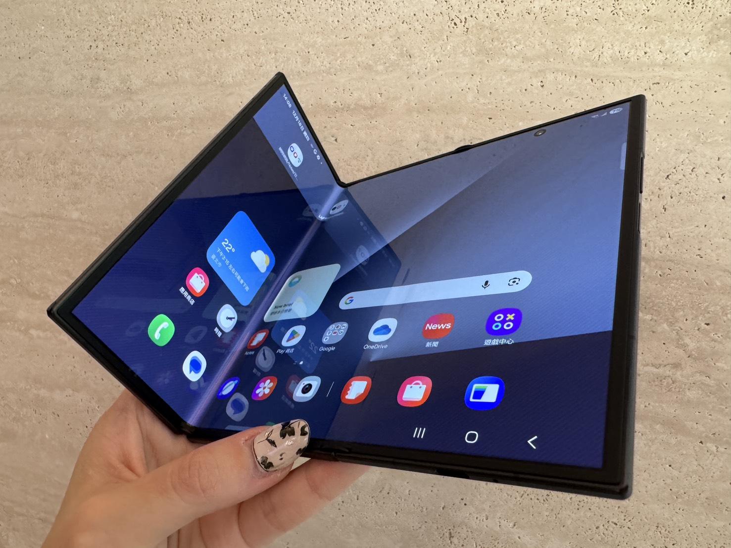 摺疊機天花板!三星Galaxy Z TriFold三摺機10吋巨幕 大展雙內摺設計工藝 4 S 18915476