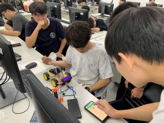 靜宜資工的課程安排十分扎實。（圖／靜宜資工提供）