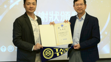 （左) 台科大管院院長曹譽鐘教授與　(右) AMD 台灣資深業務副總林建誠。（圖／台科大提供）