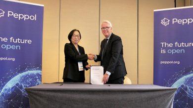 照片1 數發部侯次長與 OpenPeppol 秘書長 Andre Hoddevik 簽署協議