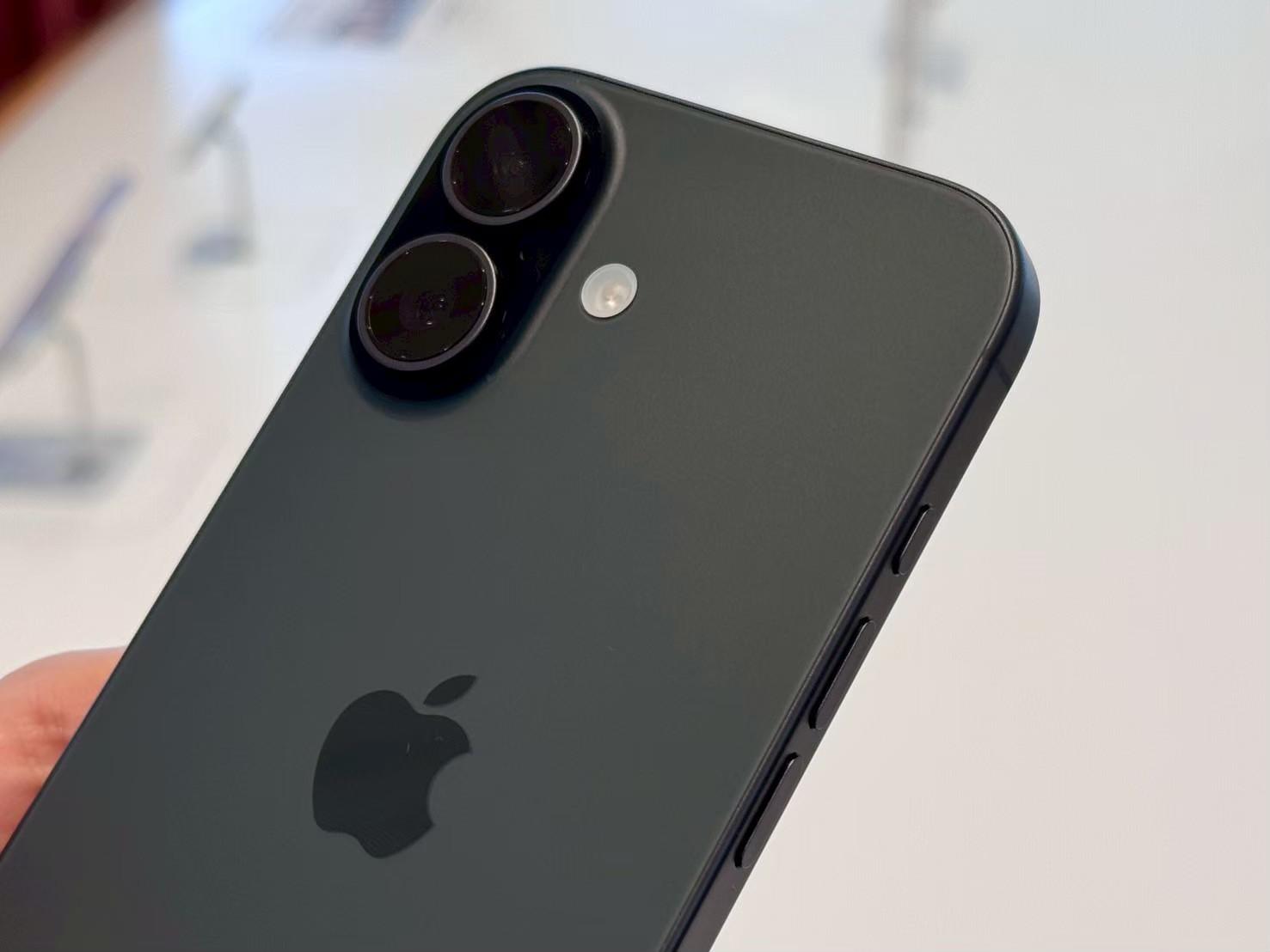 iOS 26程式碼意外洩露:蘋果多代Mac及Vision Pro後續機型細節曝光 1 蘋果iPhone17