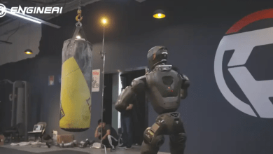 中國人形機器人公司CEO親自挨踢 回擊外界質疑影片造假 4 螢幕擷取畫面 2025 12 12 174738