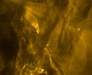 太陽軌道器拍下耀斑前雪崩效應 揭示能量釋放之謎 1 太陽爆發強烈的 M 級耀斑前一秒拍攝的一張照片。(圖/取自ESA & NASA/Solar Orbiter/EUI team)