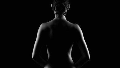 外媒揭蘋果與Google商店暗藏大量AI「脫衣」軟體 8 (圖123RF)