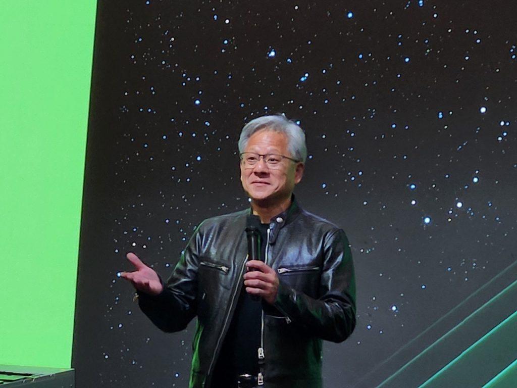 科技產業系列報導/求職不怕 面試也有小撇步 科系不限 打開視野去圓夢 13 輝達執行長黃仁勳稍早已由松山機場降落抵台,本次行程除了台灣輝達尾牙與兆元宴,還有眾所矚目的北士科簽合約。(資料圖/記者 孟圓琦攝)