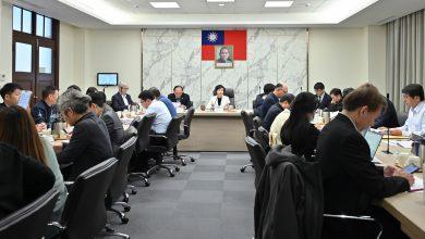 行政院布局無人載具產業 三大政策、五大策略推升供應鏈 7 行政院副院長鄭麗君23日主持「無人載具產業發展及管理機制」專案會議。(圖/行政院官網)